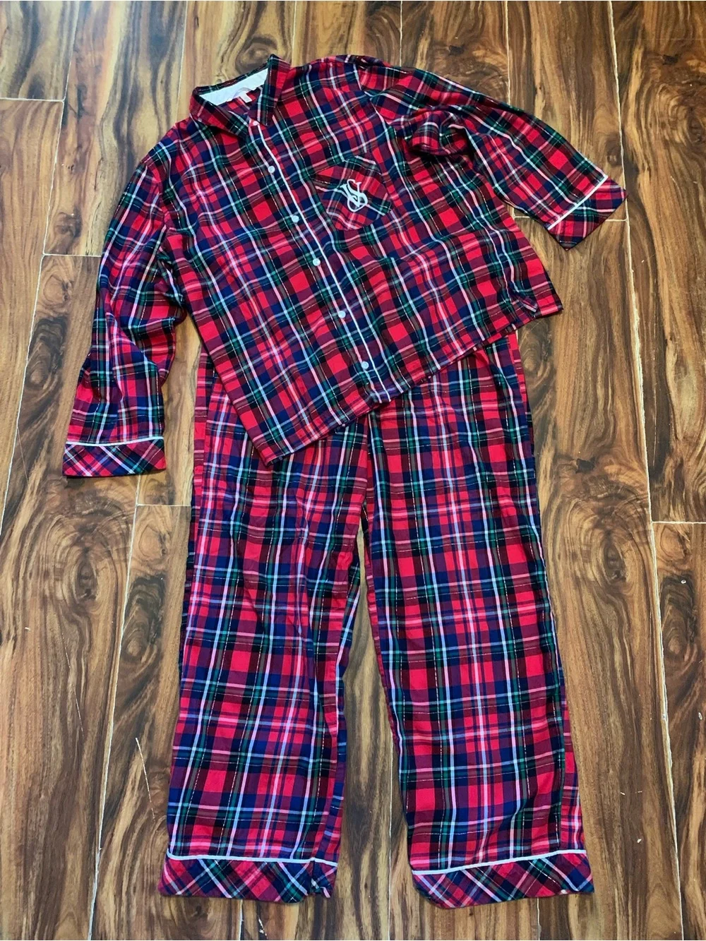 Victoria’s Secret Holiday Red Blue Plaid Large Pajama Set. 3791